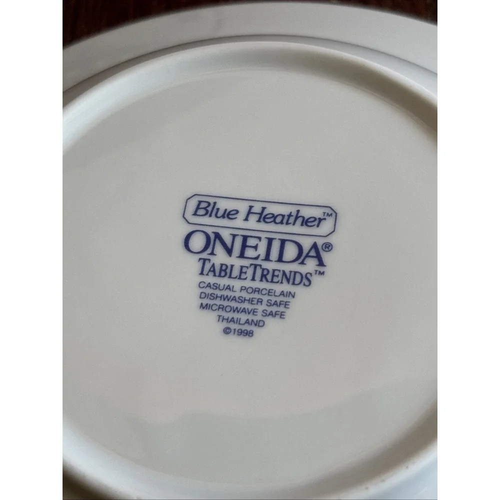 Oneida 1998 discontinued Table Trends BLUE HEATHER 7 3/8